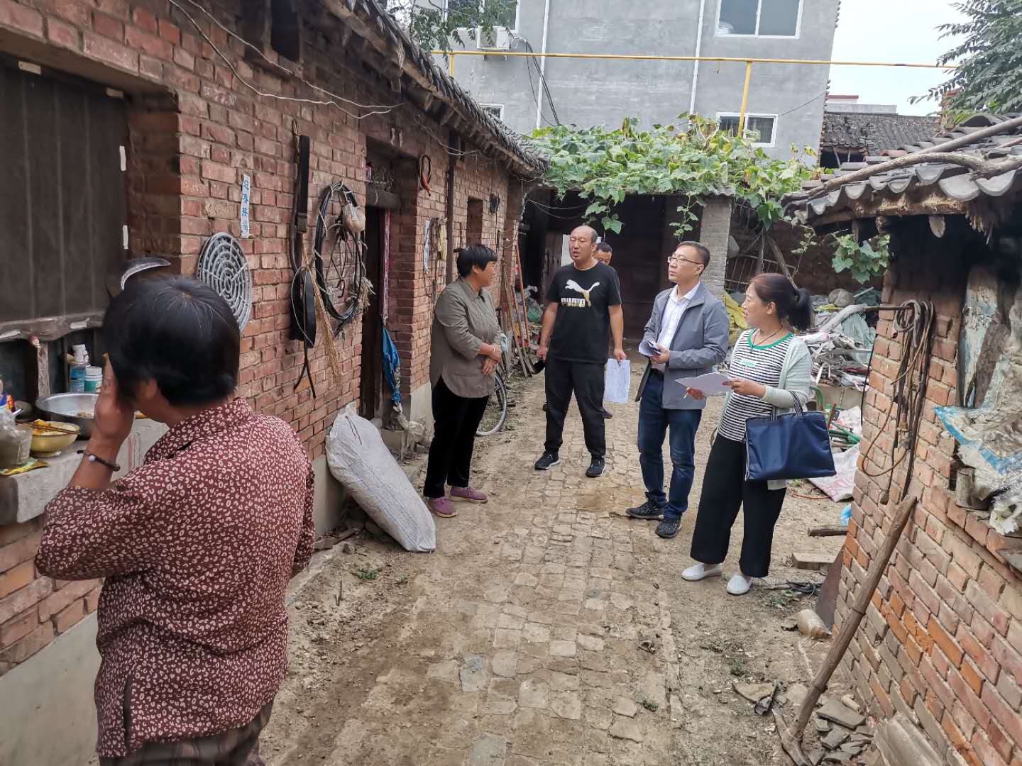 下基层 体民情 光彩助学献真情 润灵集团光彩助学在行动